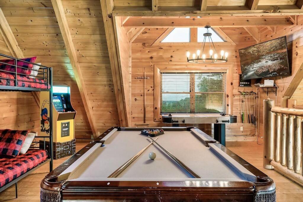 Cabin-N-Smokys! Indoor Resort Pool Views Hot Tub Game Room セバービル エクステリア 写真