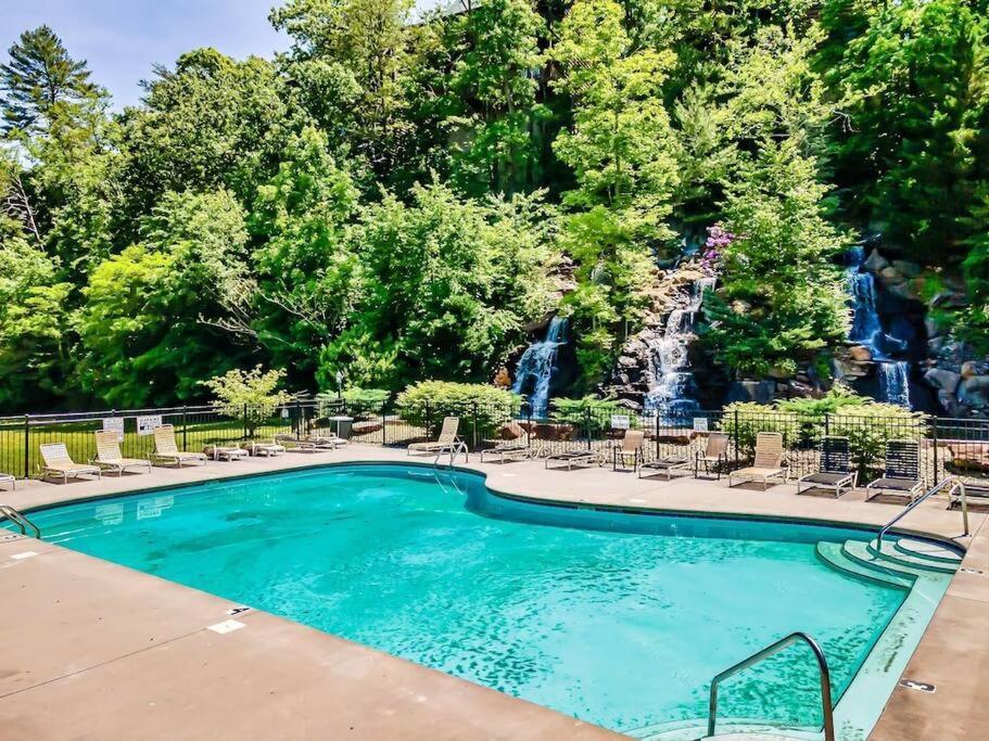 Cabin-N-Smokys! Indoor Resort Pool Views Hot Tub Game Room セバービル エクステリア 写真