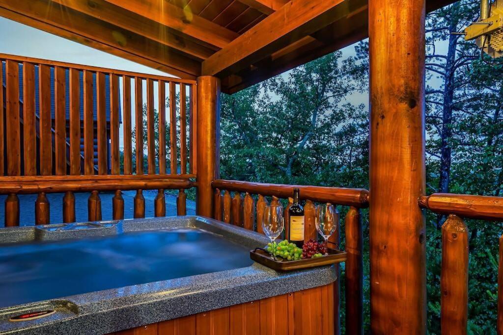 Cabin-N-Smokys! Indoor Resort Pool Views Hot Tub Game Room セバービル エクステリア 写真