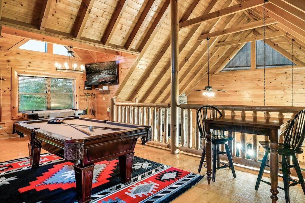 Cabin-N-Smokys! Indoor Resort Pool Views Hot Tub Game Room セバービル エクステリア 写真