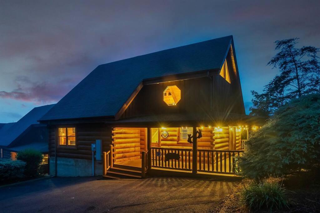 Cabin-N-Smokys! Indoor Resort Pool Views Hot Tub Game Room セバービル エクステリア 写真