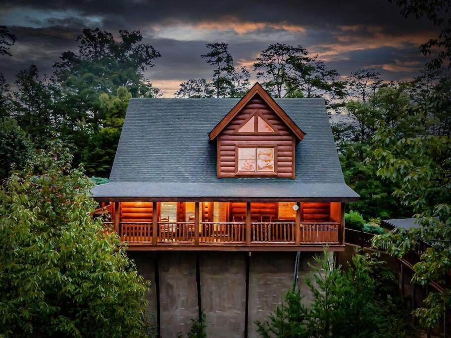 Cabin-N-Smokys! Indoor Resort Pool Views Hot Tub Game Room セバービル エクステリア 写真