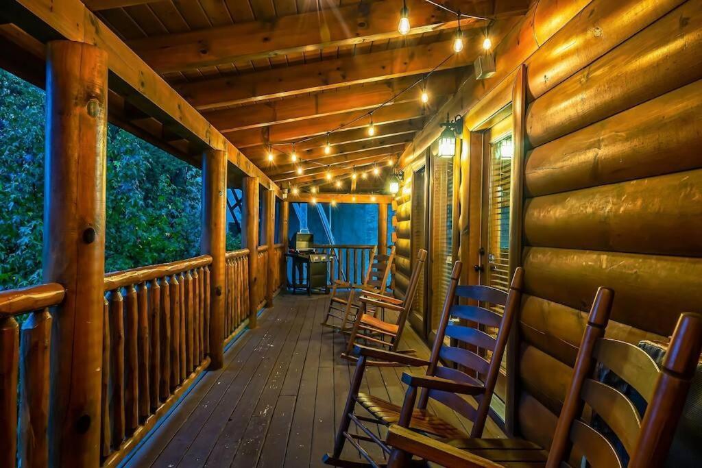 Cabin-N-Smokys! Indoor Resort Pool Views Hot Tub Game Room セバービル エクステリア 写真