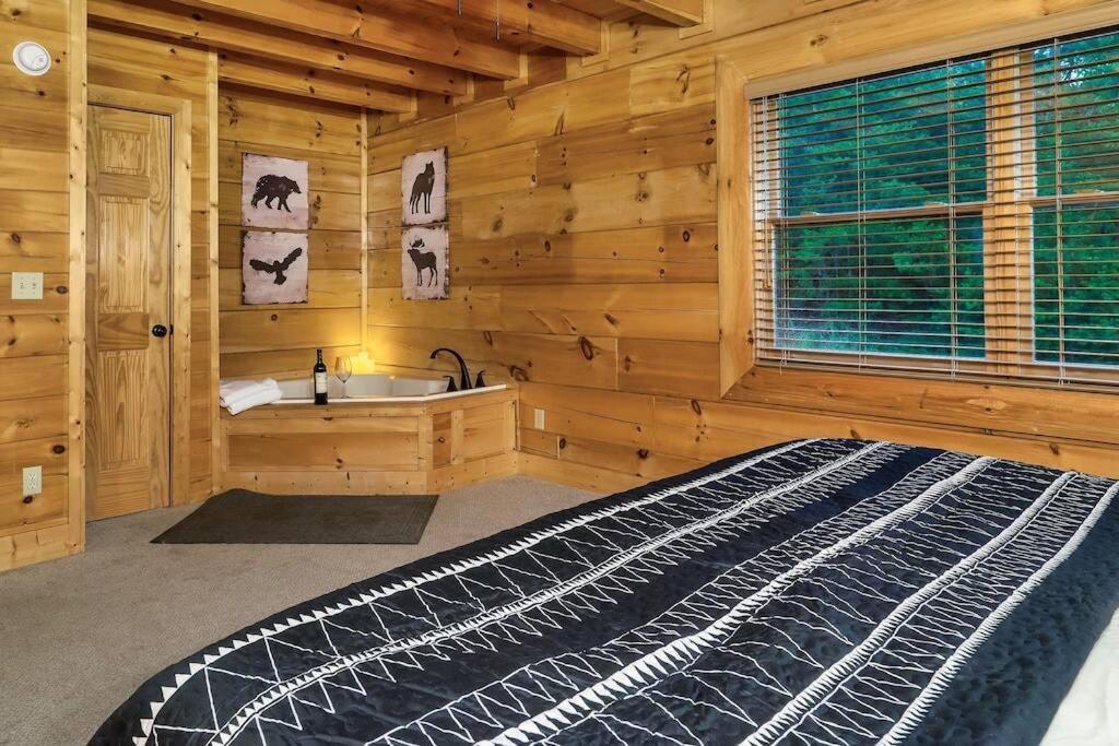 Cabin-N-Smokys! Indoor Resort Pool Views Hot Tub Game Room セバービル エクステリア 写真